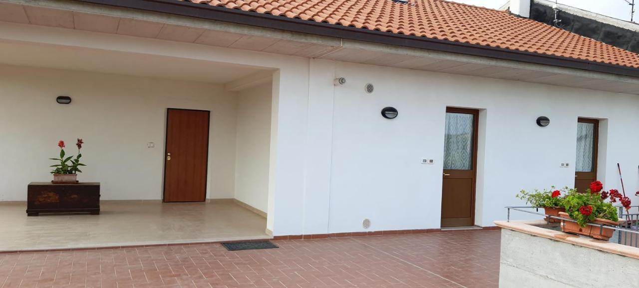 Casa Vacanze Cerreto 2 Apartment Miglianico Екстериор снимка